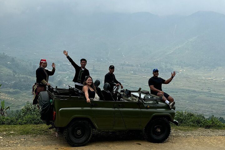A Glimpse Of Sapa Jeep Tour Off the Beaten Path 4,5 Hours