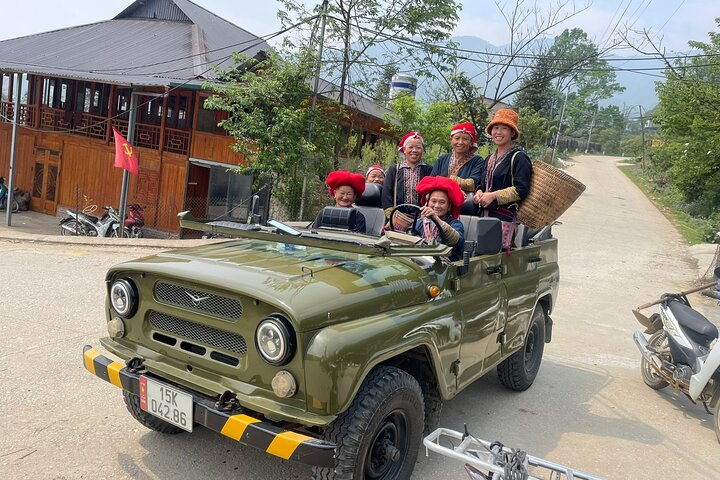 A Glimpse Of Sapa Jeep Tour Off the Beaten Path 4,5 Hours
