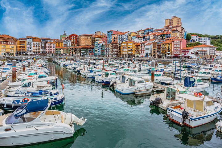 From Bilbao: Gaztelugatxe, Bermeo, Mundaka and Gernika with Txakoli