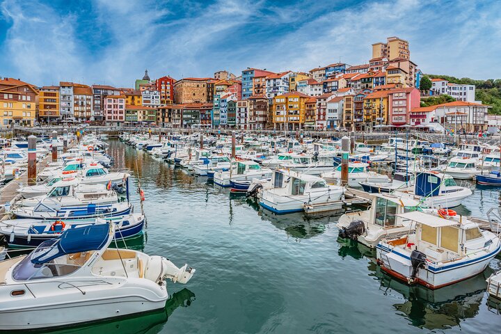 Bilbao: Gaztelugatxe, Bermeo, Mundaka and Gernika with Txakoli