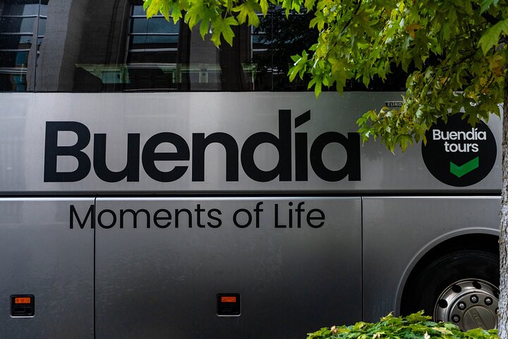 Bilbao: Gaztelugatxe, Bermeo, Mundaka and Gernika with Txakoli