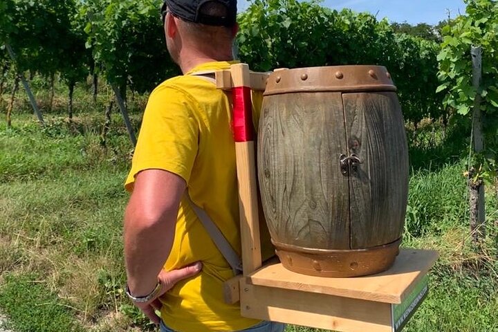 Private: Outdoor Escape Game Tuniberg: Eduardo & the Wine Secret