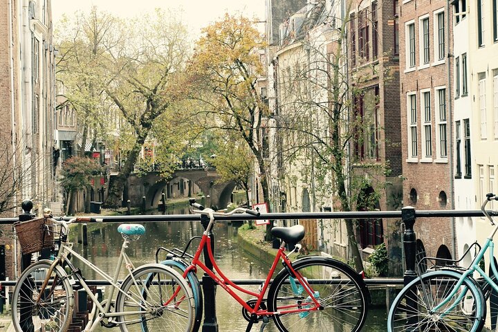 Utrecht Historic City: a Self-Guided Augmented Reality Tour