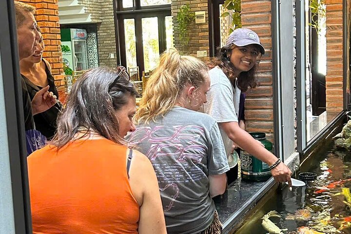 Hue city Deluxe Group Tour (Daily Tour-12 pax max)