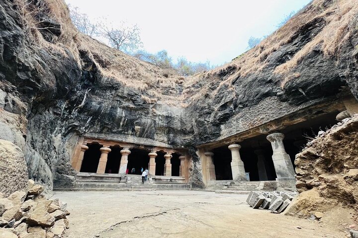Elephanta Caves Exploration: Guided Tour with Ferry Experience