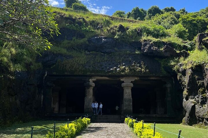 Elephanta Caves Exploration: Guided Tour with Ferry Experience