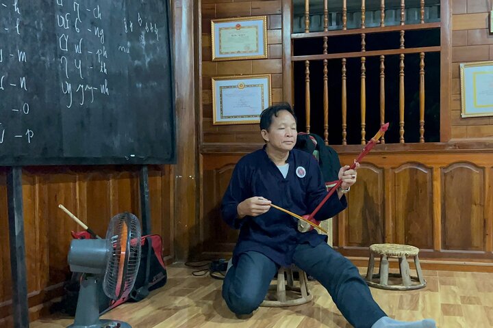Motorbike Tour: Dien Bien Phu Food & Cultural Night Experience