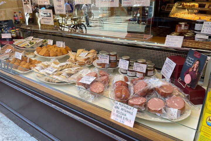 Bologna Walking Food Tour and Highlights with a Local Guide