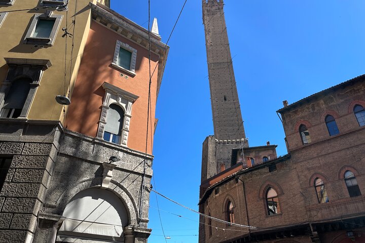 Bologna Walking Food Tour and Highlights with a Local Guide
