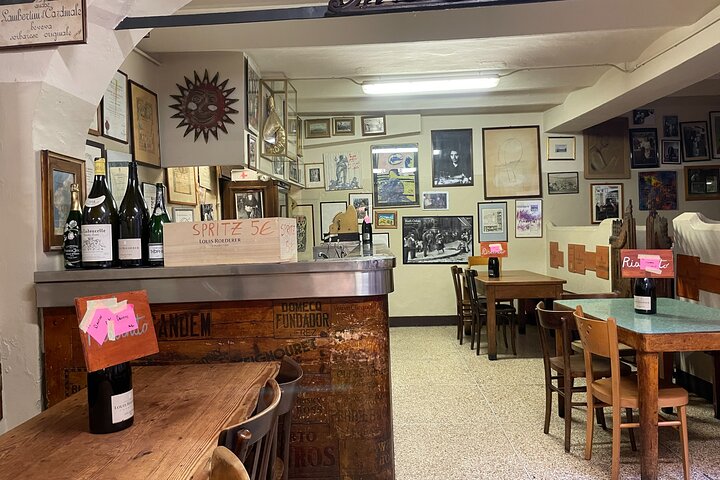 Bologna Walking Food Tour and Highlights with a Local Guide