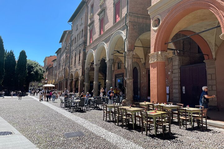 Bologna Walking Food Tour and Highlights with a Local Guide