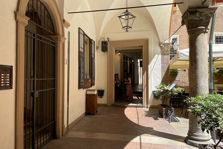 Bologna Walking Food Tour and Highlights with a Local Guide
