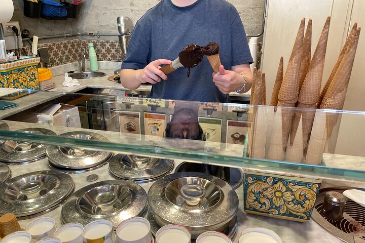 Bologna Walking Food Tour and Highlights with a Local Guide