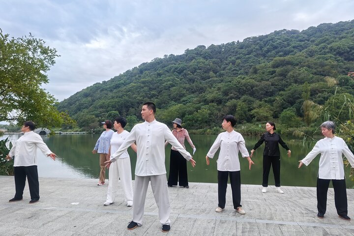 Chinese Kung Fu Class with Tai Chi Shaolin Boxing and Qigong