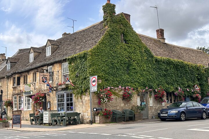 Private Cotswolds Day Tour: Small-Group Luxury in a Mercedes