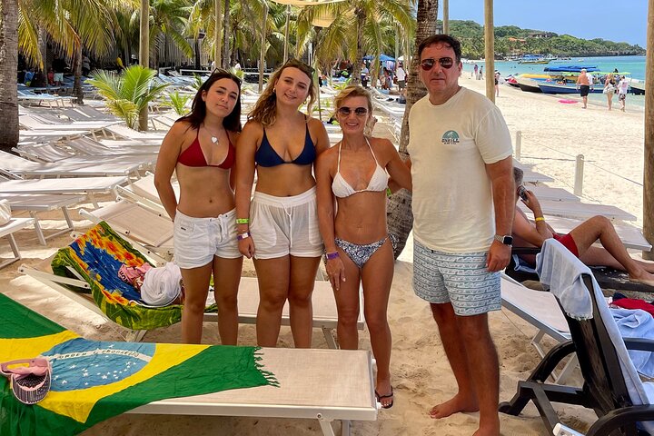 Roatán Monkey Sloth Park, Chocolate Rum & West Bay Beach Club