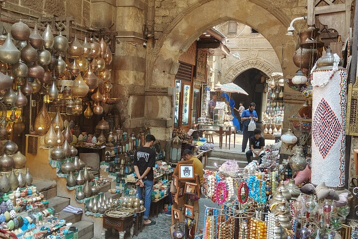 Private Guided Walking Tour in ElMoez Street & Khan Elkhalili.