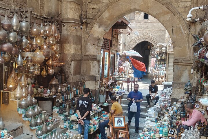 Private Guided Walking Tour in ElMoez Street & Khan Elkhalili.