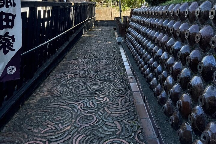 Private Pottery Road Walking Tour in Tokoname