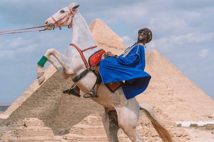 2 Hours Luxury Private Pyramids Photoshoot In Giza