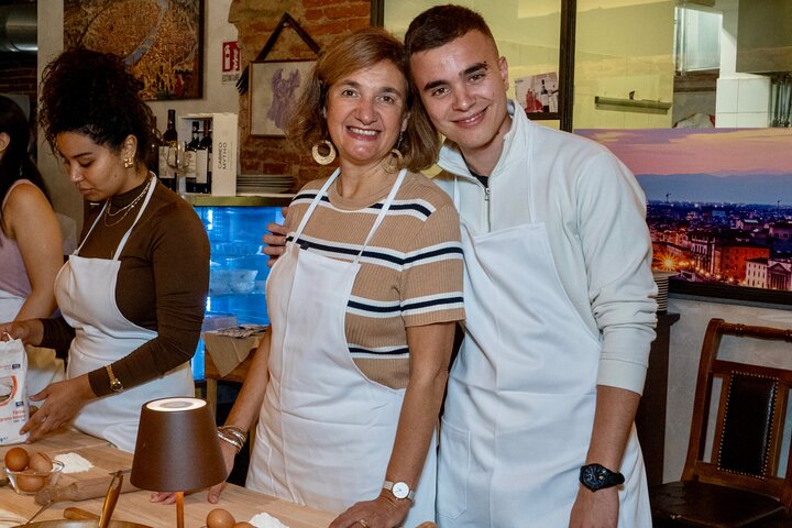 Florence Pasta & Tiramisu Cooking Class with Unlimited Wine