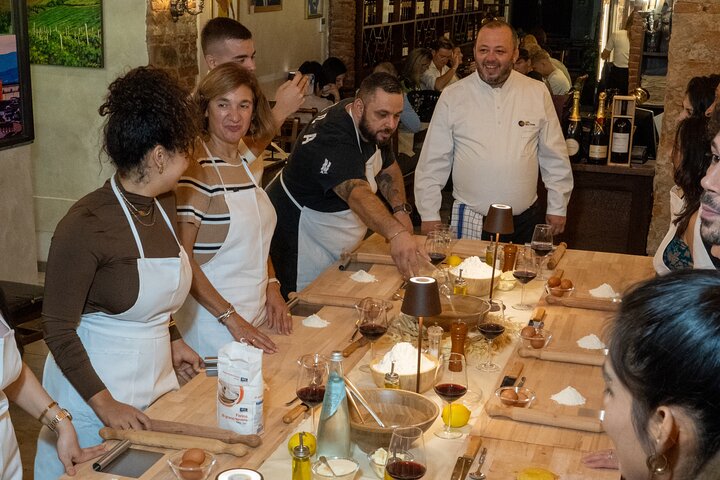 Florence Pasta & Tiramisu Cooking Class with Unlimited Wine