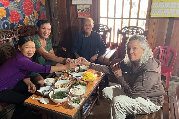 Cao Bang: Loop Tour 3 Days 2 nights with Local Guide
