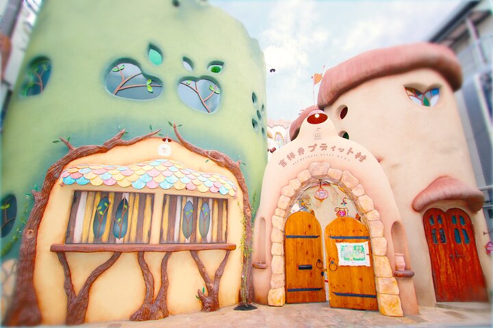 Tokyo Cat Cafe in Kichijoji - Castle Themed