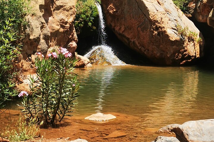 Hiking Beyond Paradise Valley
