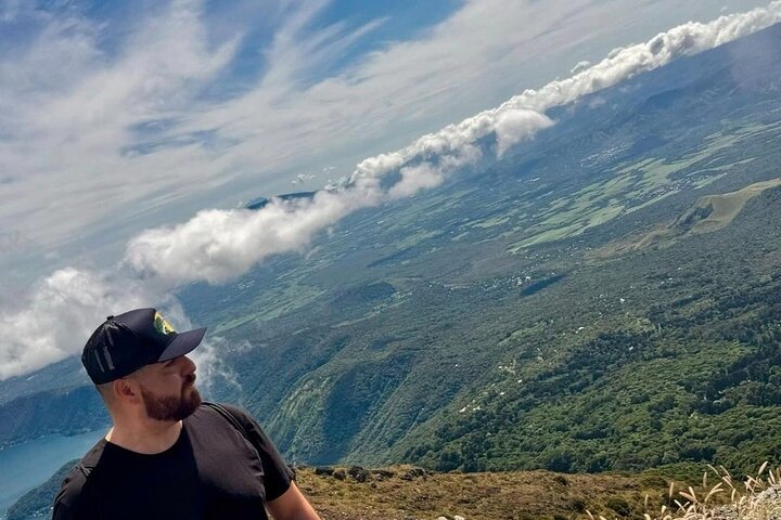 Santa Ana Volcano Hike & Lunch at Coatepeque Lake (Private Tour)