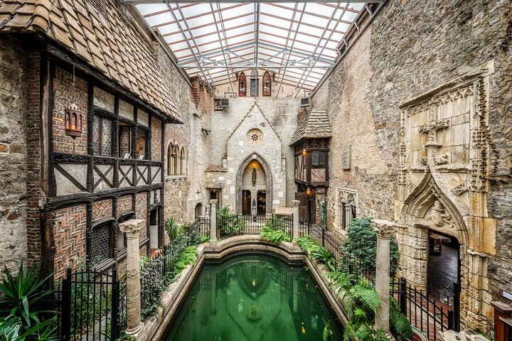 Small Group Day Trip to Salem and Hammond Castle from Boston