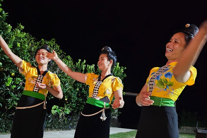 Motorbike Tour: Dien Bien Phu Food & Cultural Night Experience