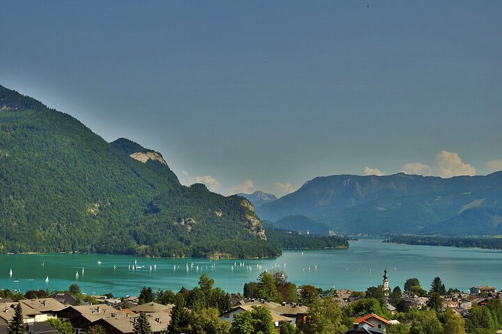 Full Day UNESCO Hallstatt, Austrian Lakes and Mountains Tour
