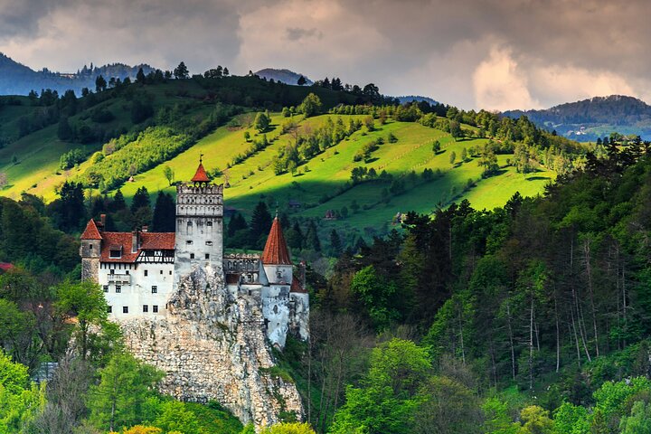 Bucharest-Peles, Bran Castles & Brasov: PREMIUM TOUR small group
