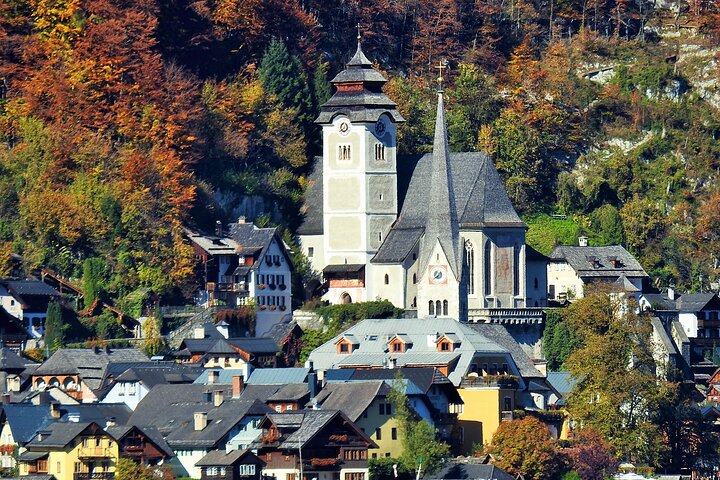 Full Day UNESCO Hallstatt, Austrian Lakes and Mountains Tour