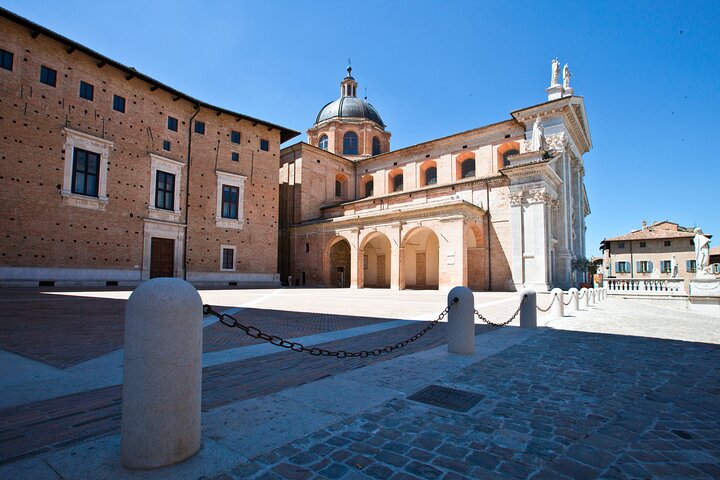 Kid-Friendly Urbino Private Guided Walking Tour for Families