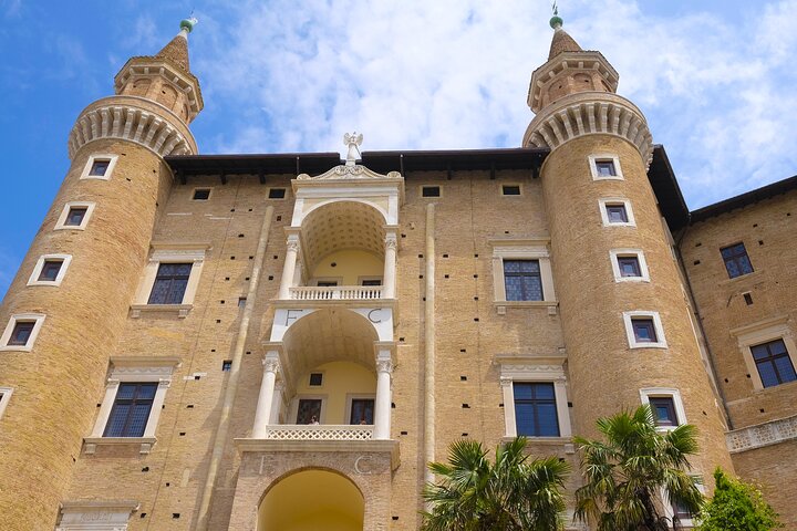 Kid-Friendly Urbino Private Guided Walking Tour for Families