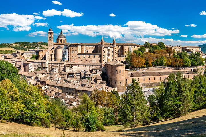 Kid-Friendly Urbino Private Guided Walking Tour for Families