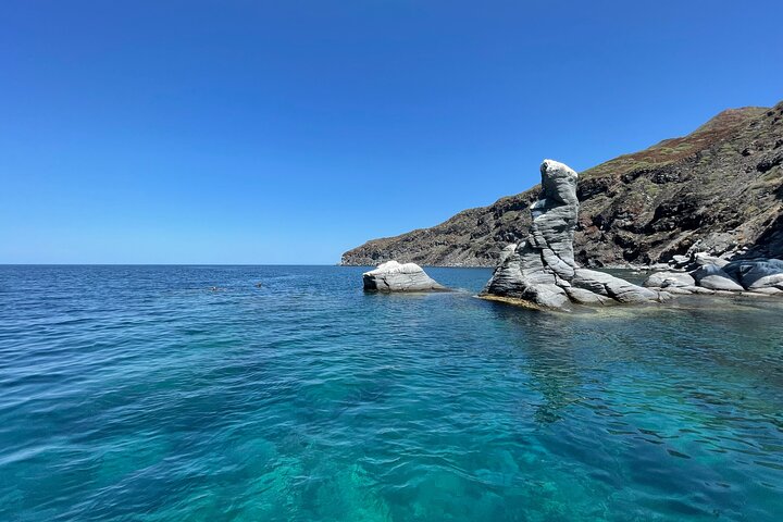 Island Tour with Snorkeling and Picnic