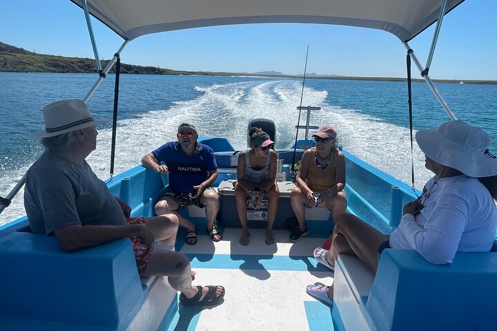 Island Tour with Snorkeling and Picnic