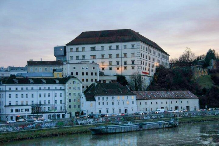 Vienna: Private Tour Mauthausen and Linz