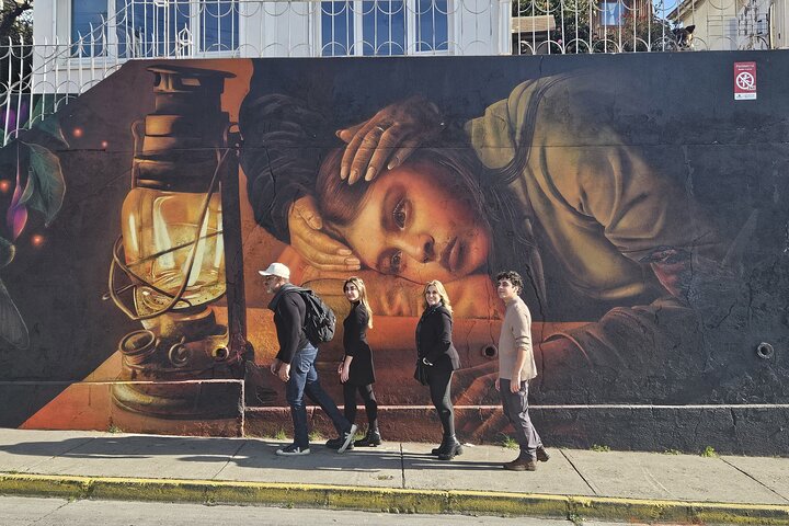 Walking Tour at Valparaiso and Viña with Lunch Starts in Santiago