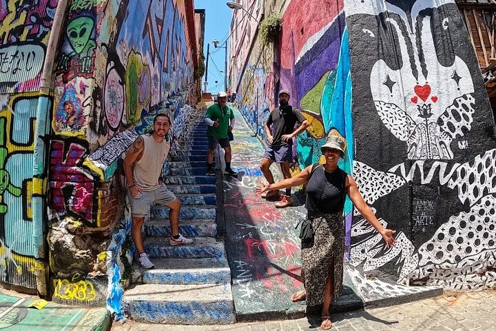 Walking Tour at Valparaiso and Viña with Lunch Starts in Santiago