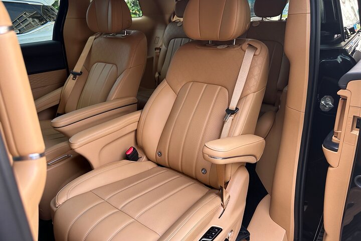 Guangzhou Private Car Service with English Speaking Driver