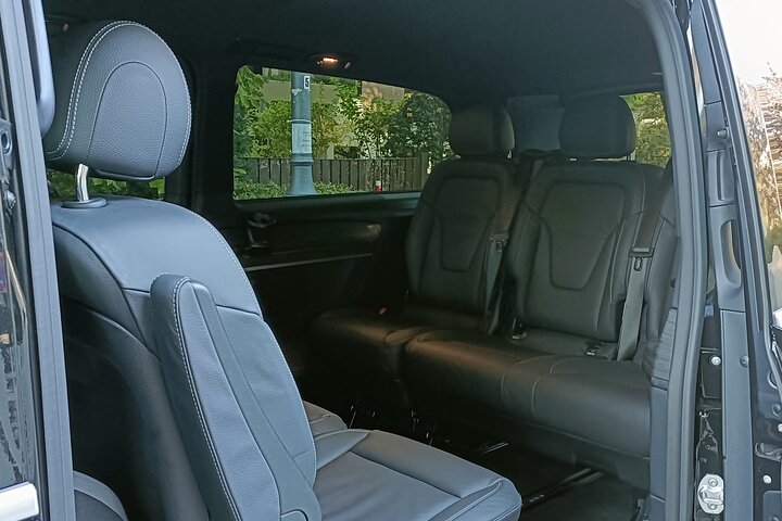 Mercedes Benz V-Class Airport Transfers