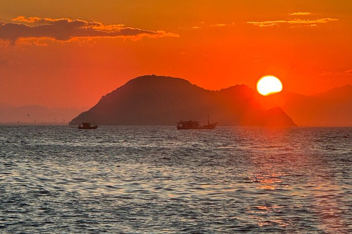 Private Boat Tour through the beautiful beaches and islands of Búzios