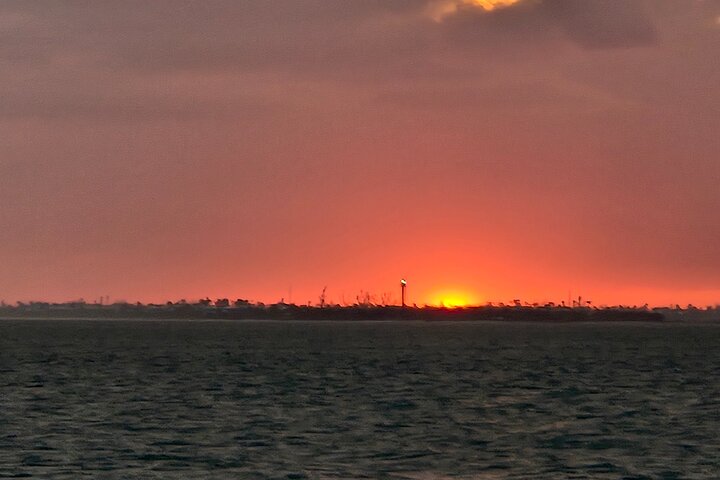 Fort Myers Beach Sunset and Dolphin Watching Cruise