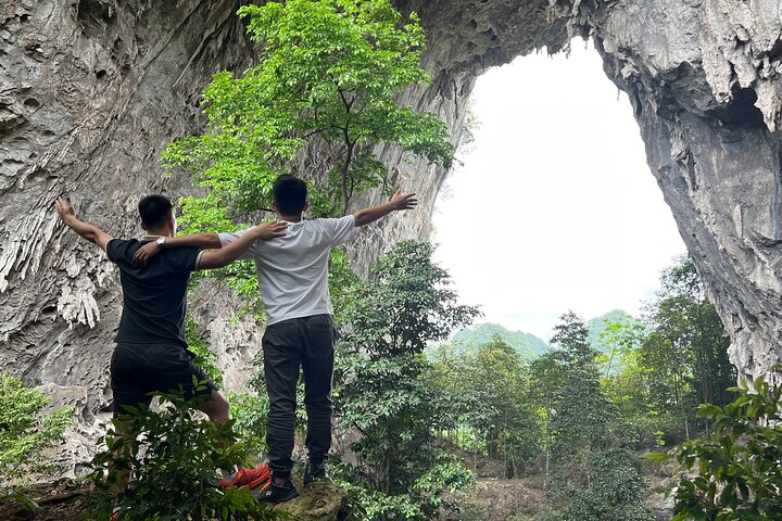 Cao Bang: Loop Tour 3 Days 2 nights with Local Guide