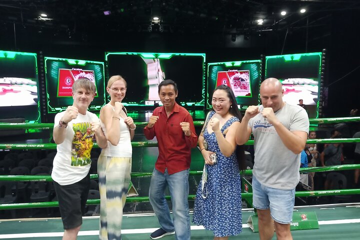 Watch Live Khmer Traditional boxing in Phnom Penh