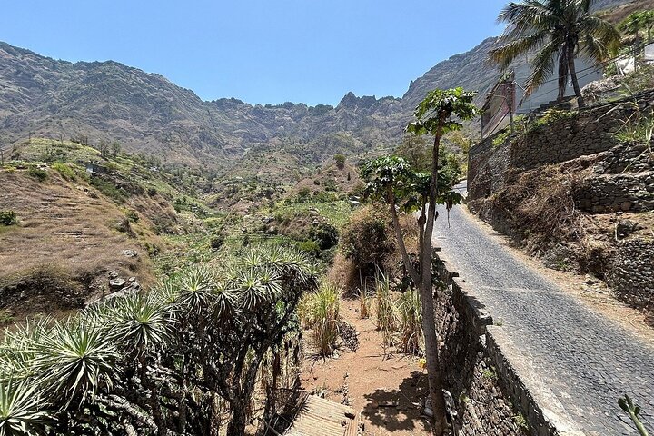 Santo Antão Day Trip by Car – Explore Island Highlights